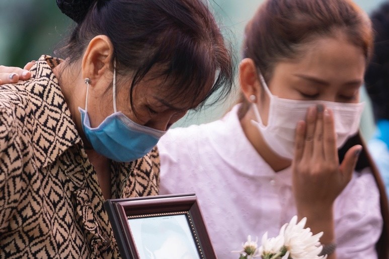bạo hành bé 8 tuổi ảnh 2 bao hanh be 8 tuoi anh 2