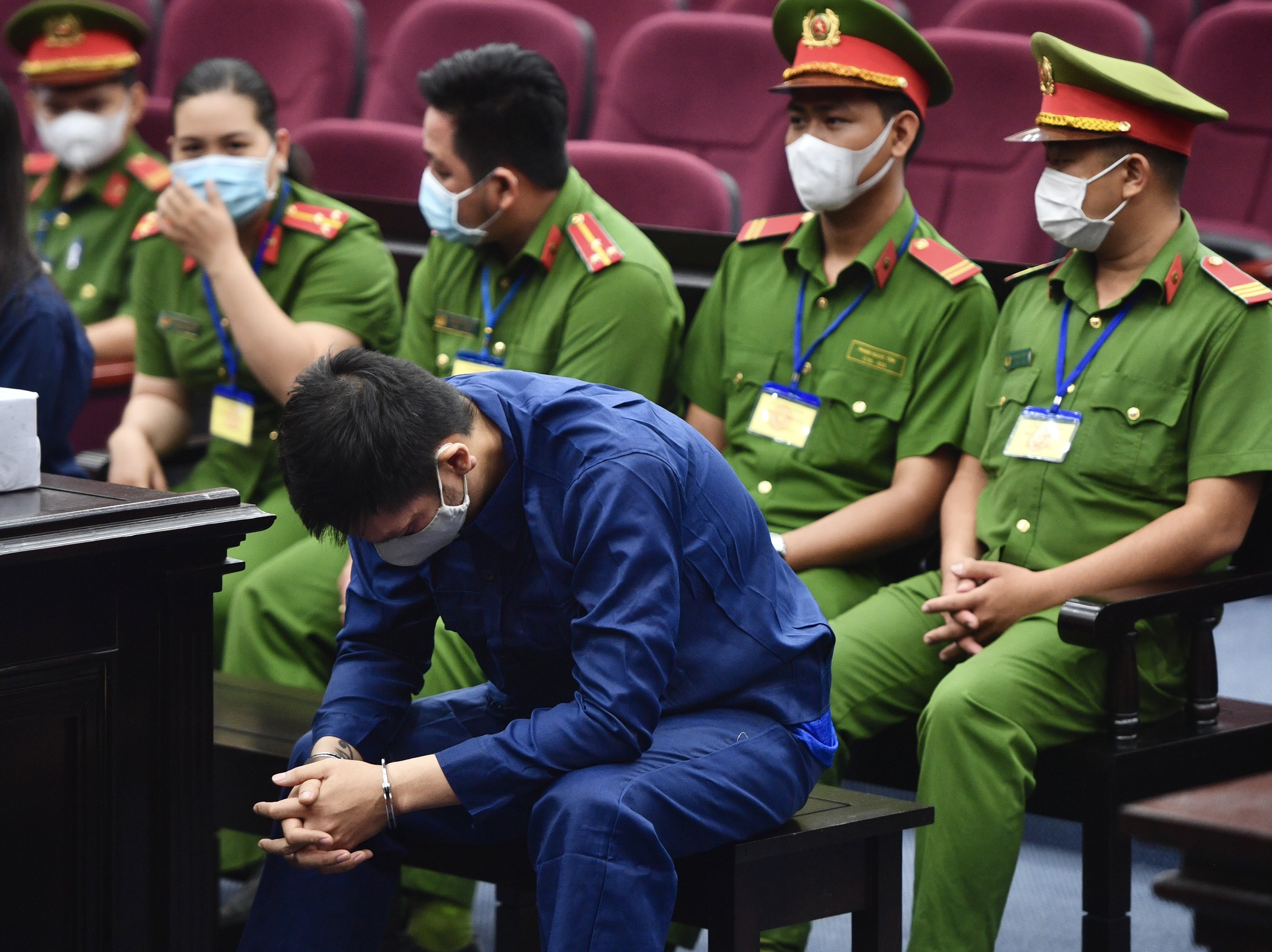 bạo hành bé 8 tuổi ảnh 2 bao hanh be 8 tuoi anh 2