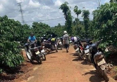 Chau be 4 tuoi o Quang Ngai tu vong voi nhieu nghi van hinh anh