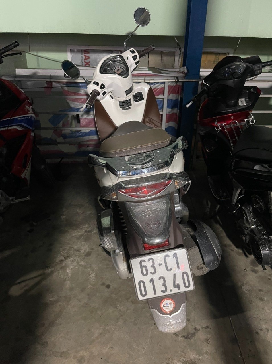 Lay trom xe SH anh 1