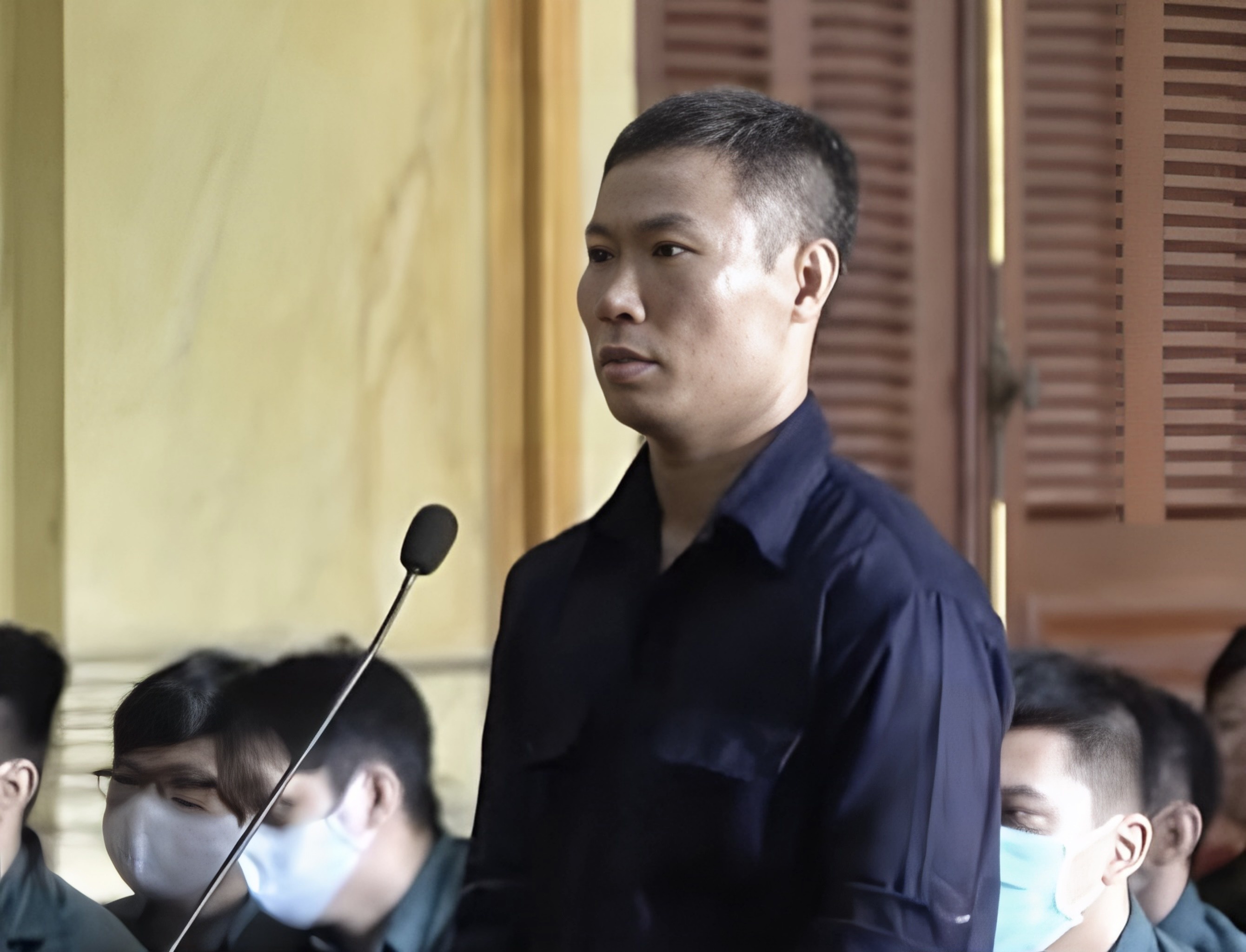 cuu canh sat buon lau anh 1