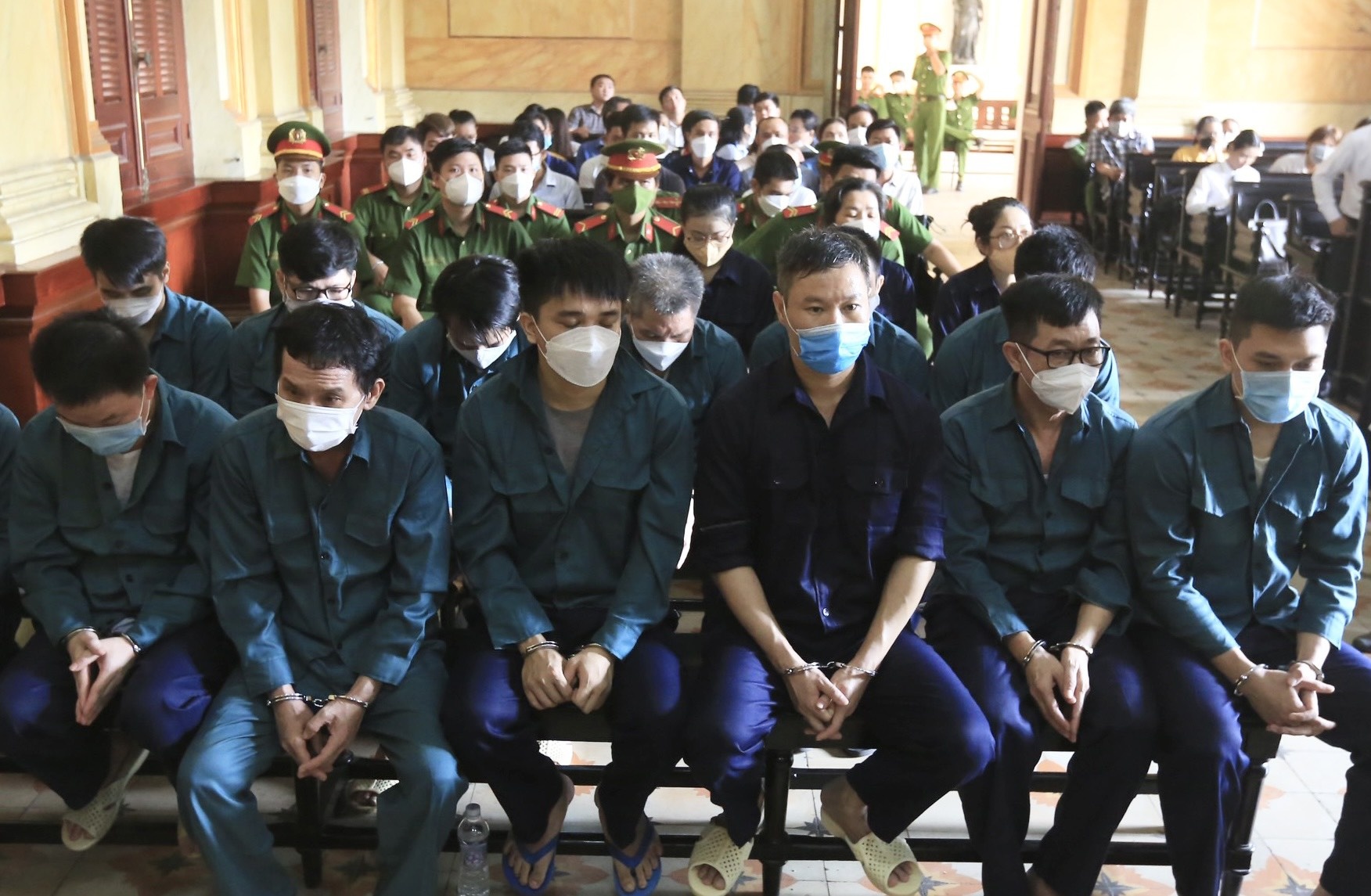 cuu canh sat buon lau anh 2