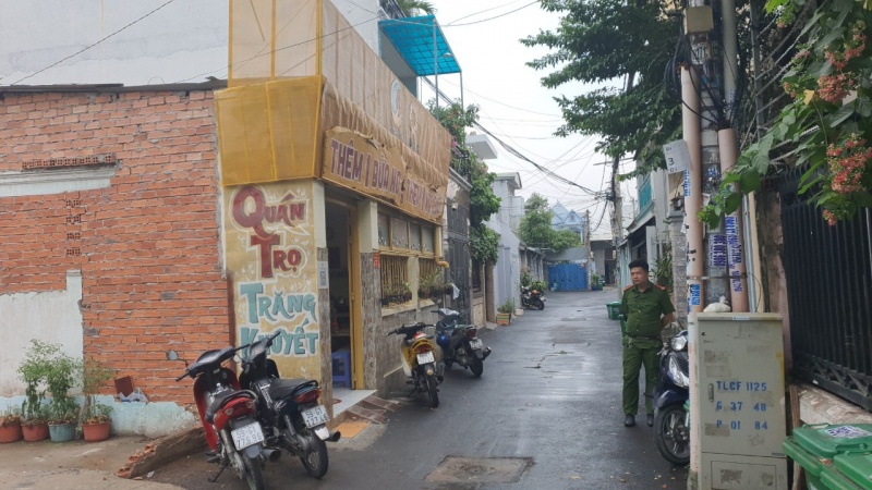 Chuyen 13 cu gia neo don di khoi Quan tro Trang Khuyet hinh anh