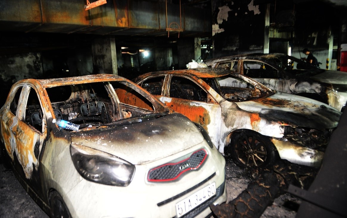 chay chung cu Carina anh 2