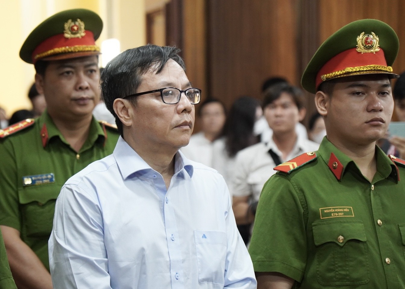 Cuu chu tich Saigon Co.op khai gi tai toa hinh anh