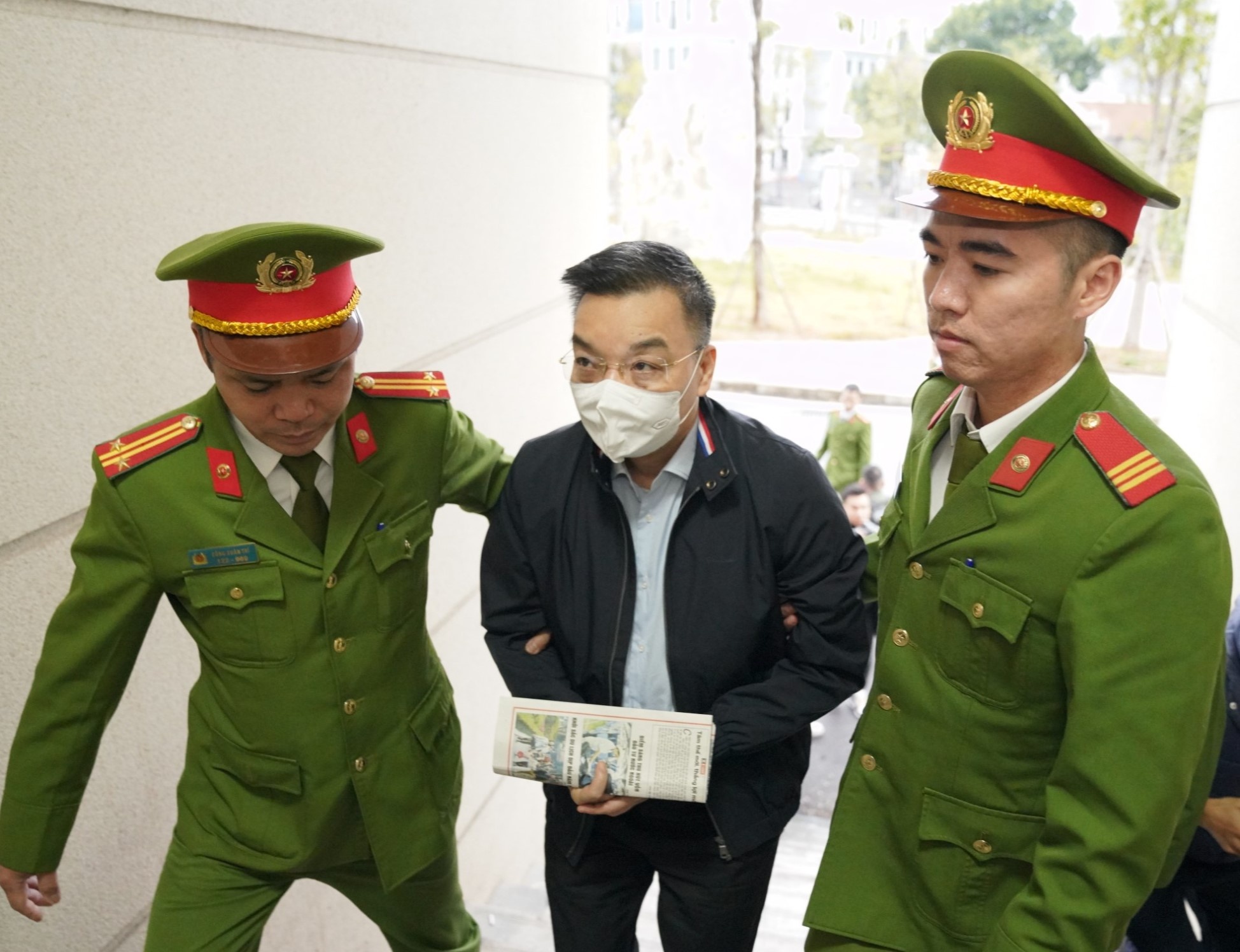 xet xu Nguyen Thanh Long anh 2