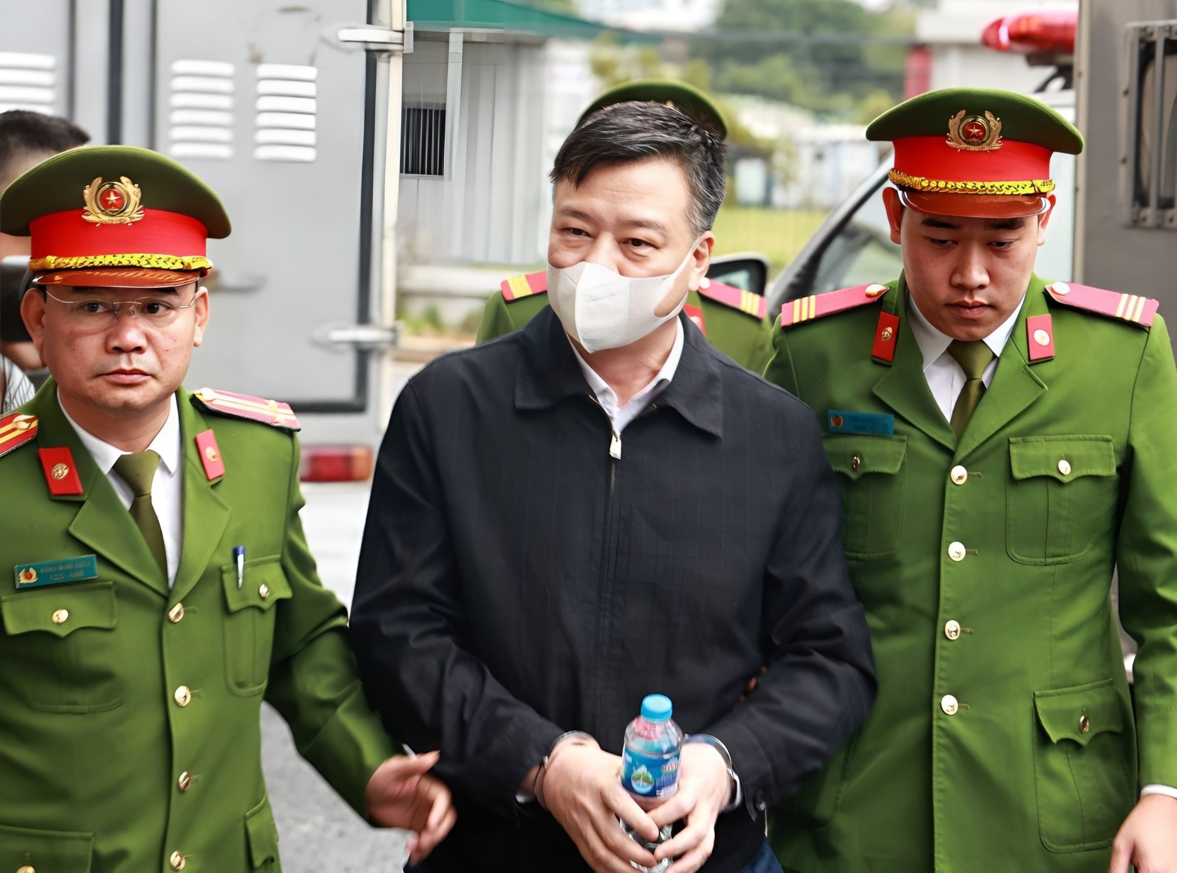 Ong Pham Xuan Thang noi ve nhung lan nhan tien tu Viet A hinh anh