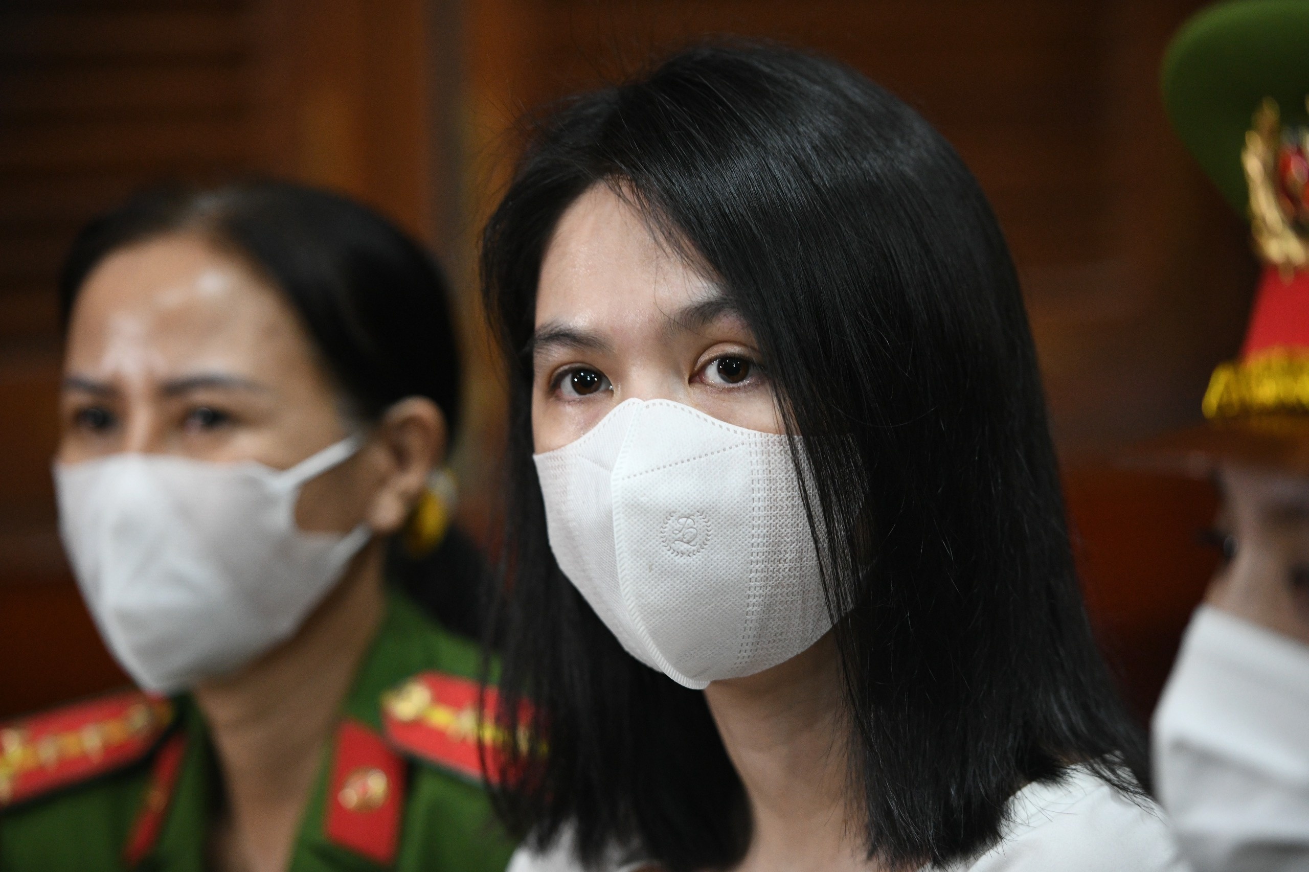 Nguoi mau Ngoc Trinh hau toa hinh anh