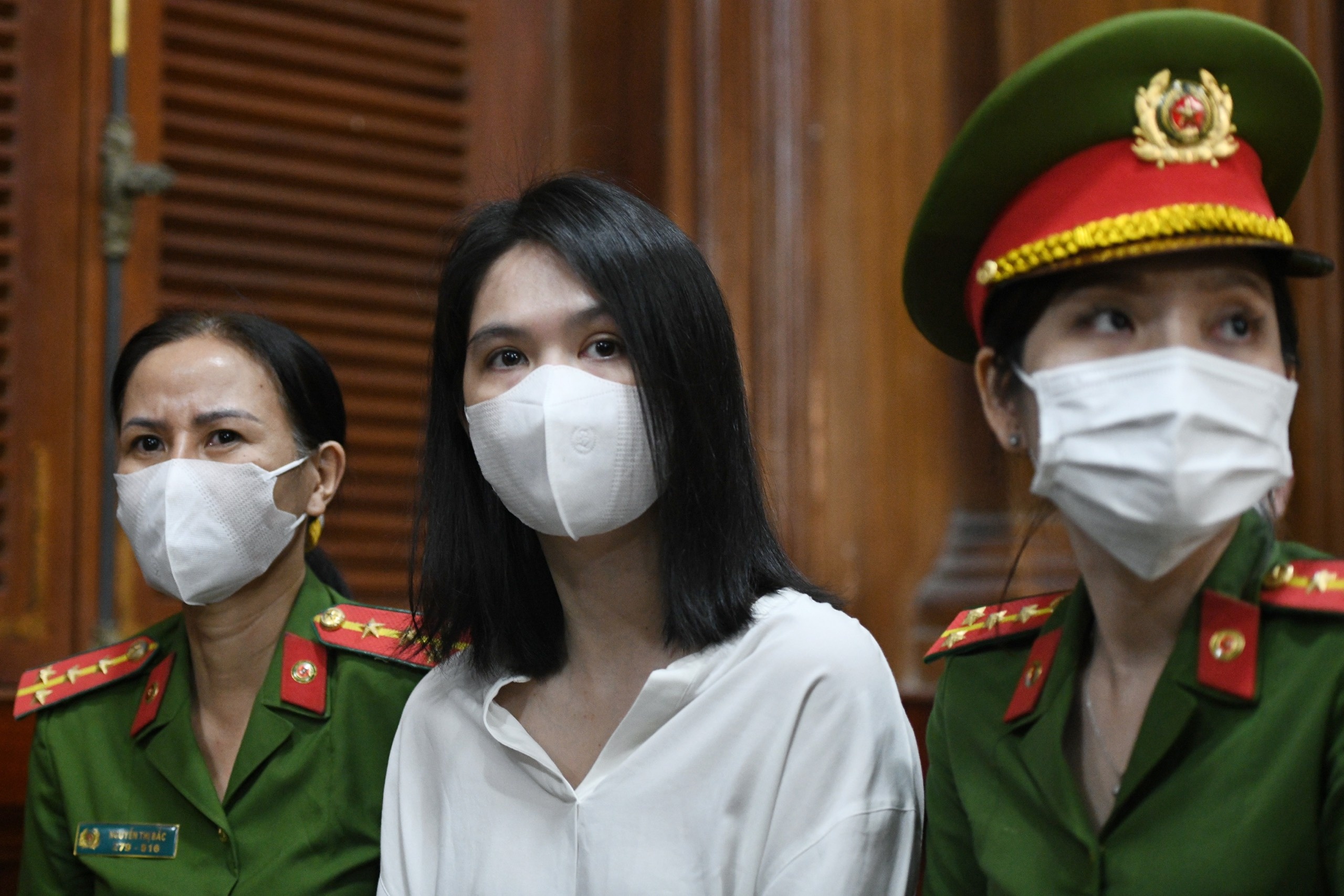 xet xu Ngoc Trinh anh 5