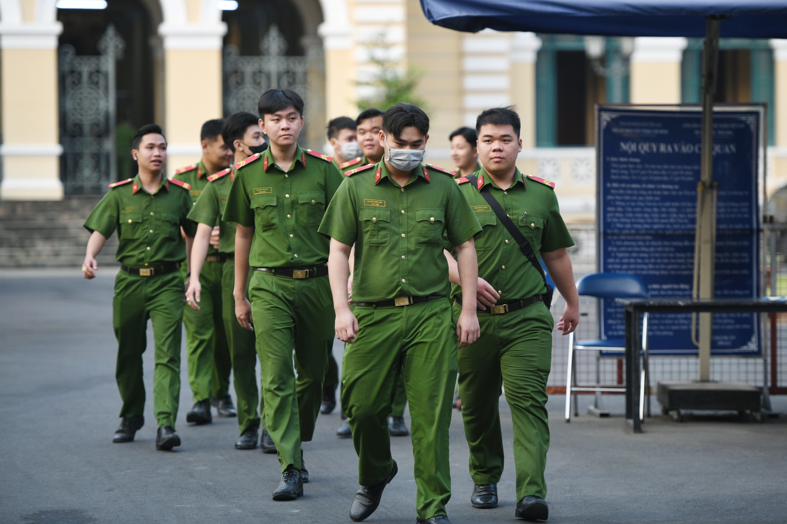 Xet xu Ngoc Trinh anh 2