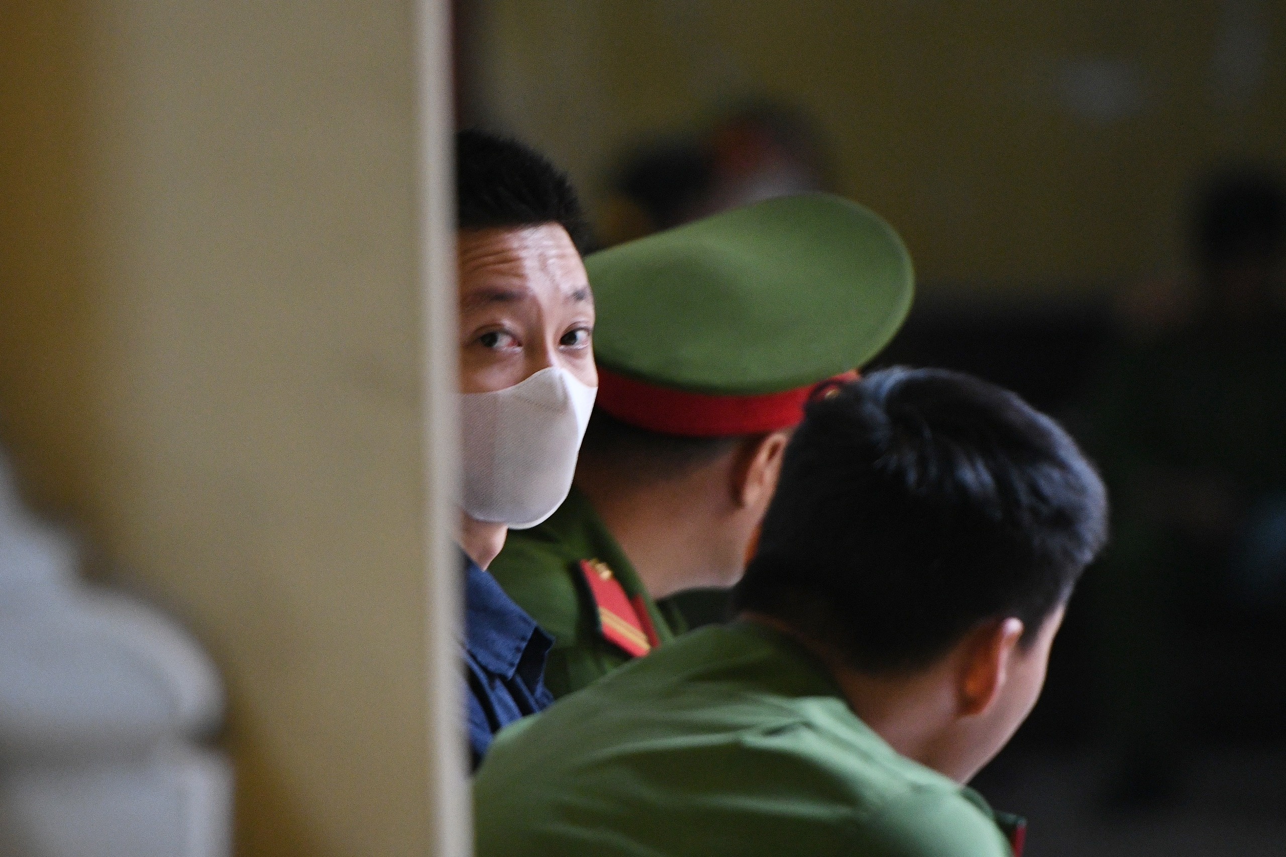 Xet xu Ngoc Trinh anh 5