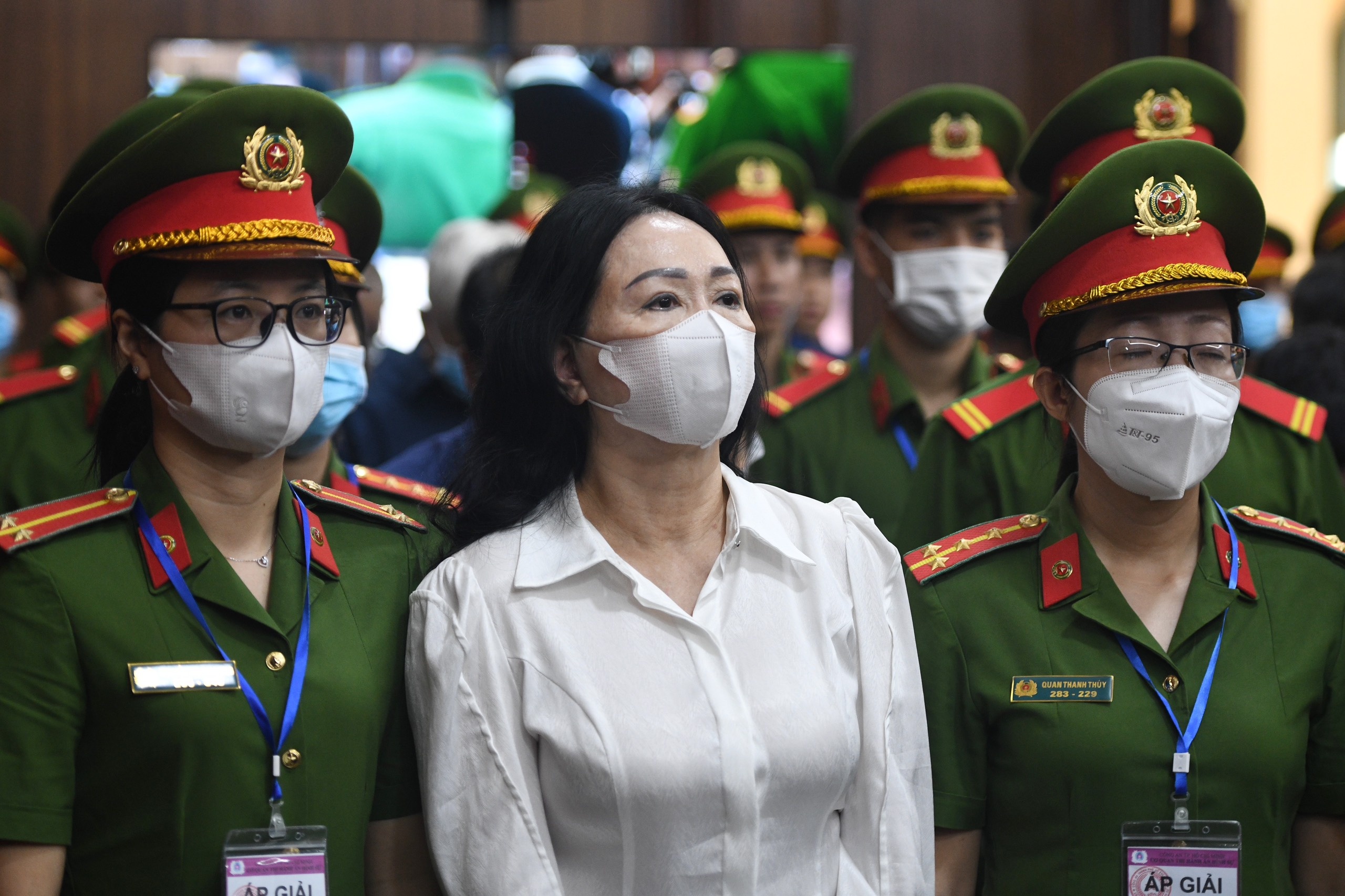 xet xu Van Thinh Phat anh 1