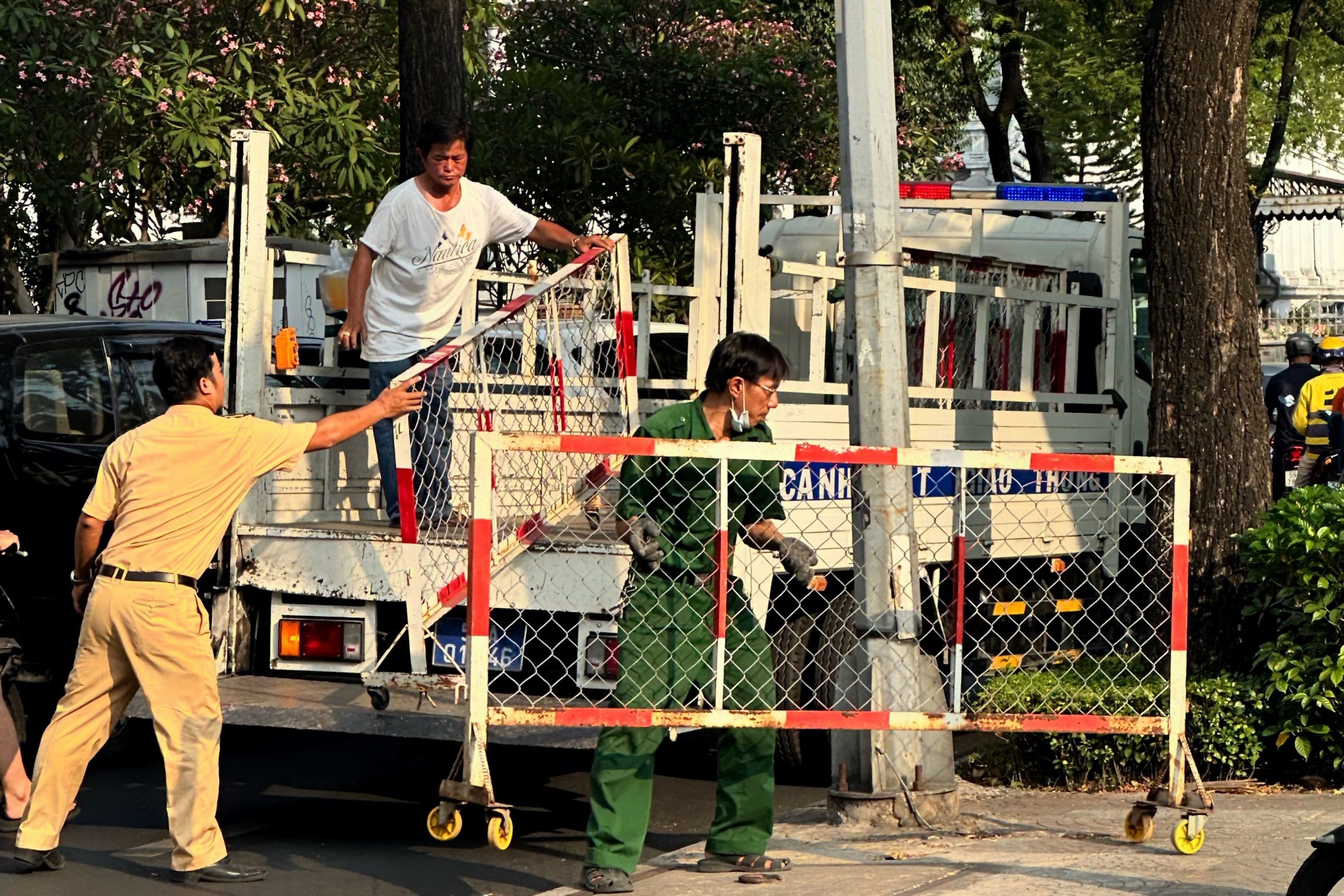 xet xu Van Thinh Phat anh 9