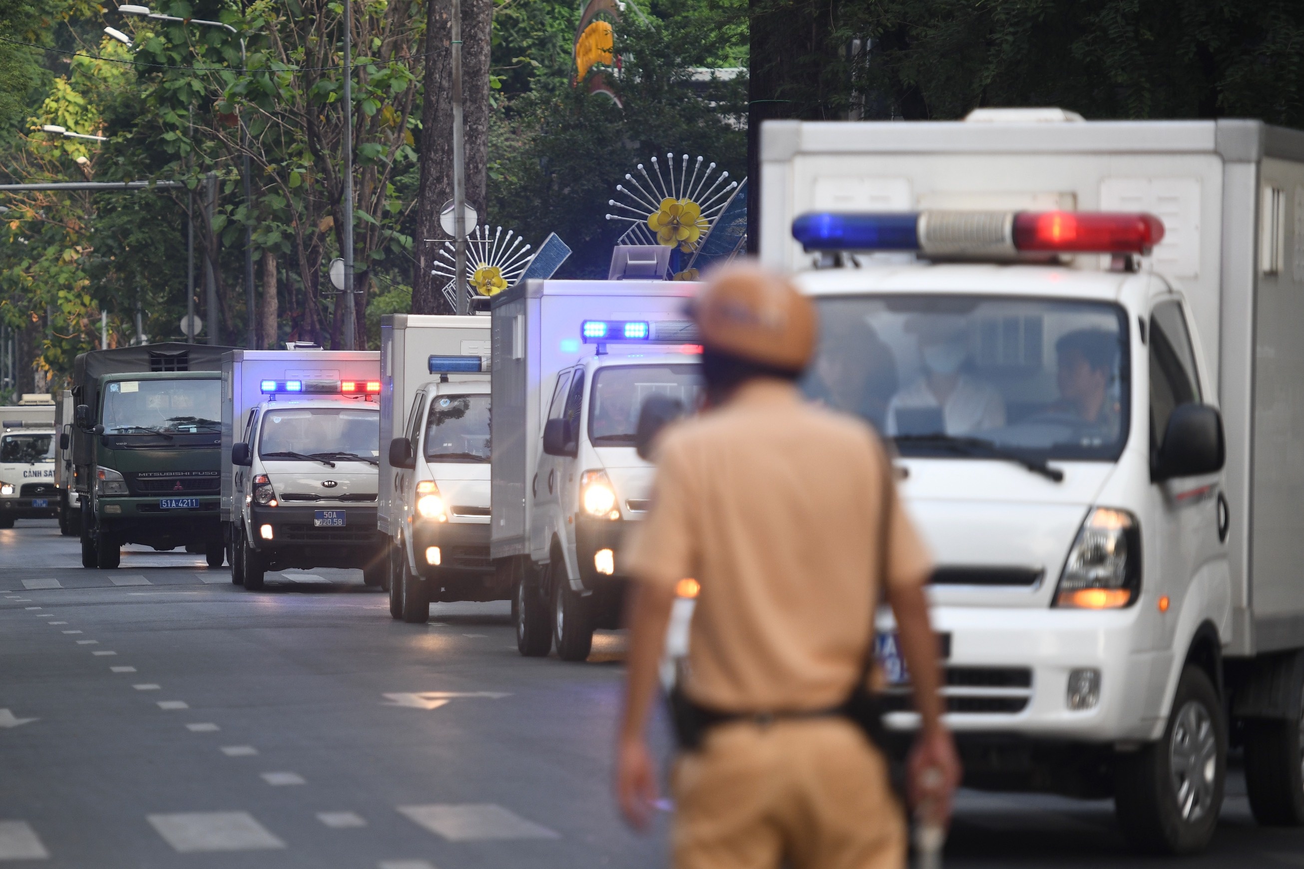 xet xu Van Thinh Phat anh 4