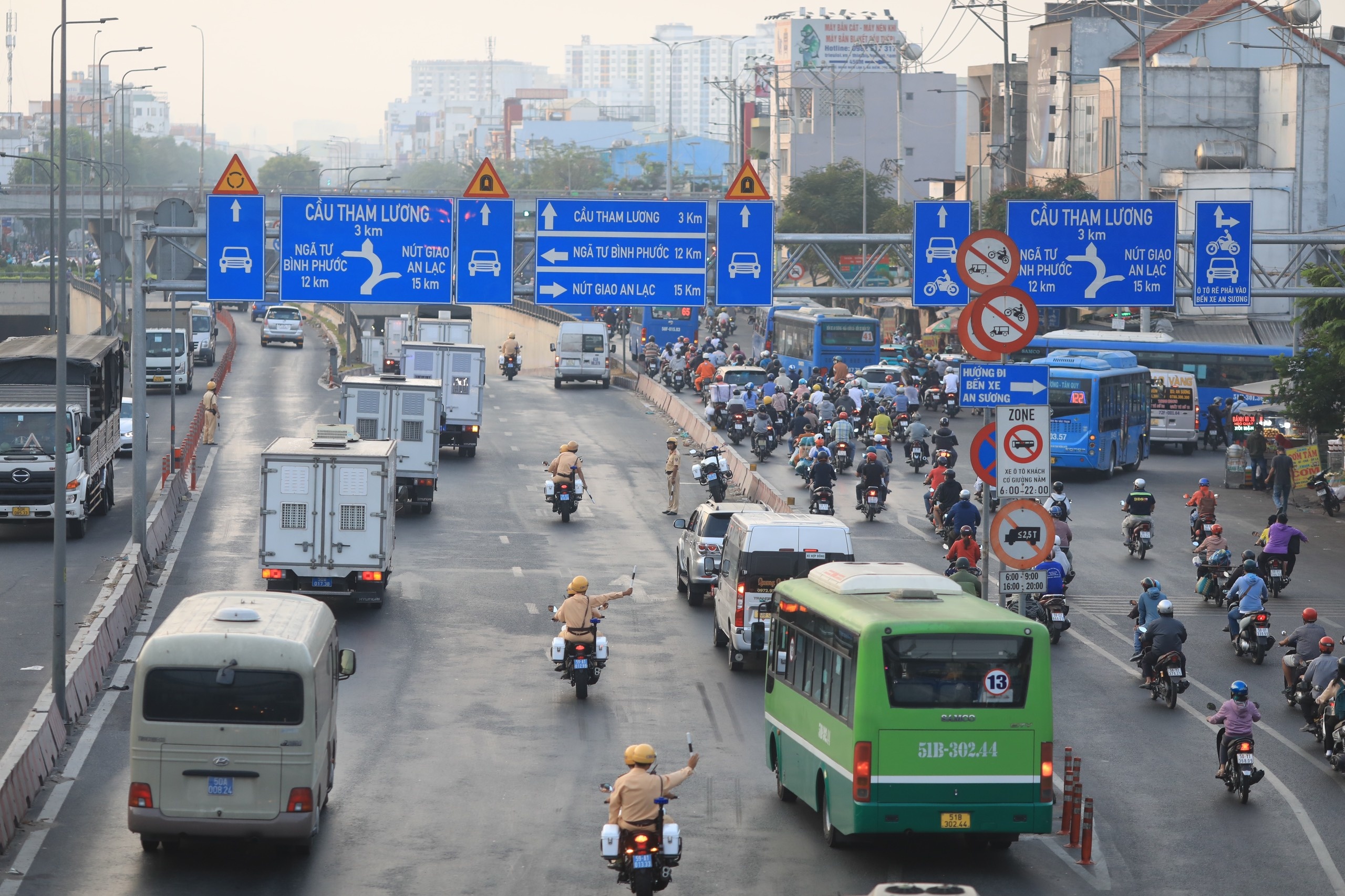 xet xu Van Thinh Phat anh 2