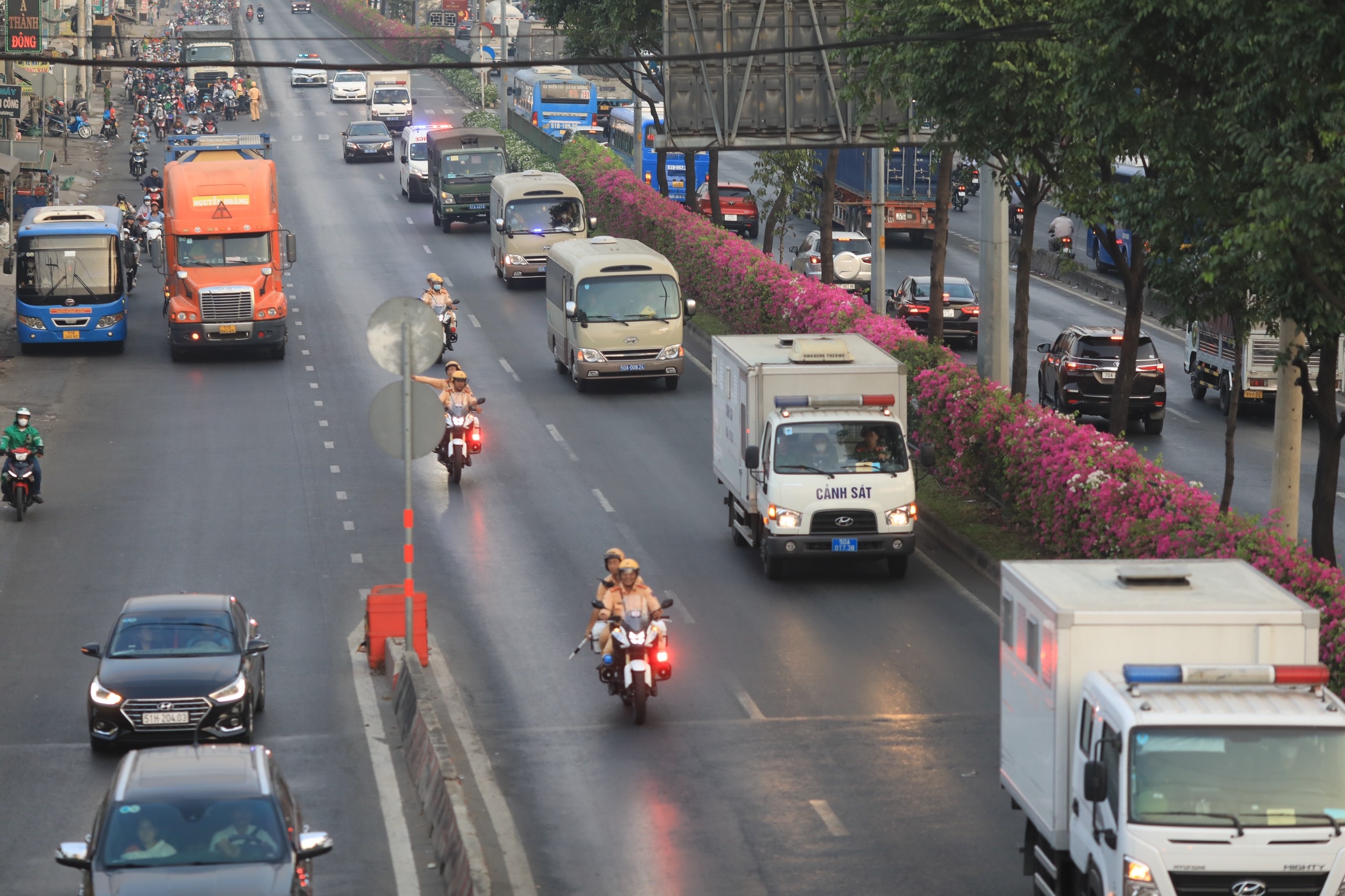 xet xu Van Thinh Phat anh 3