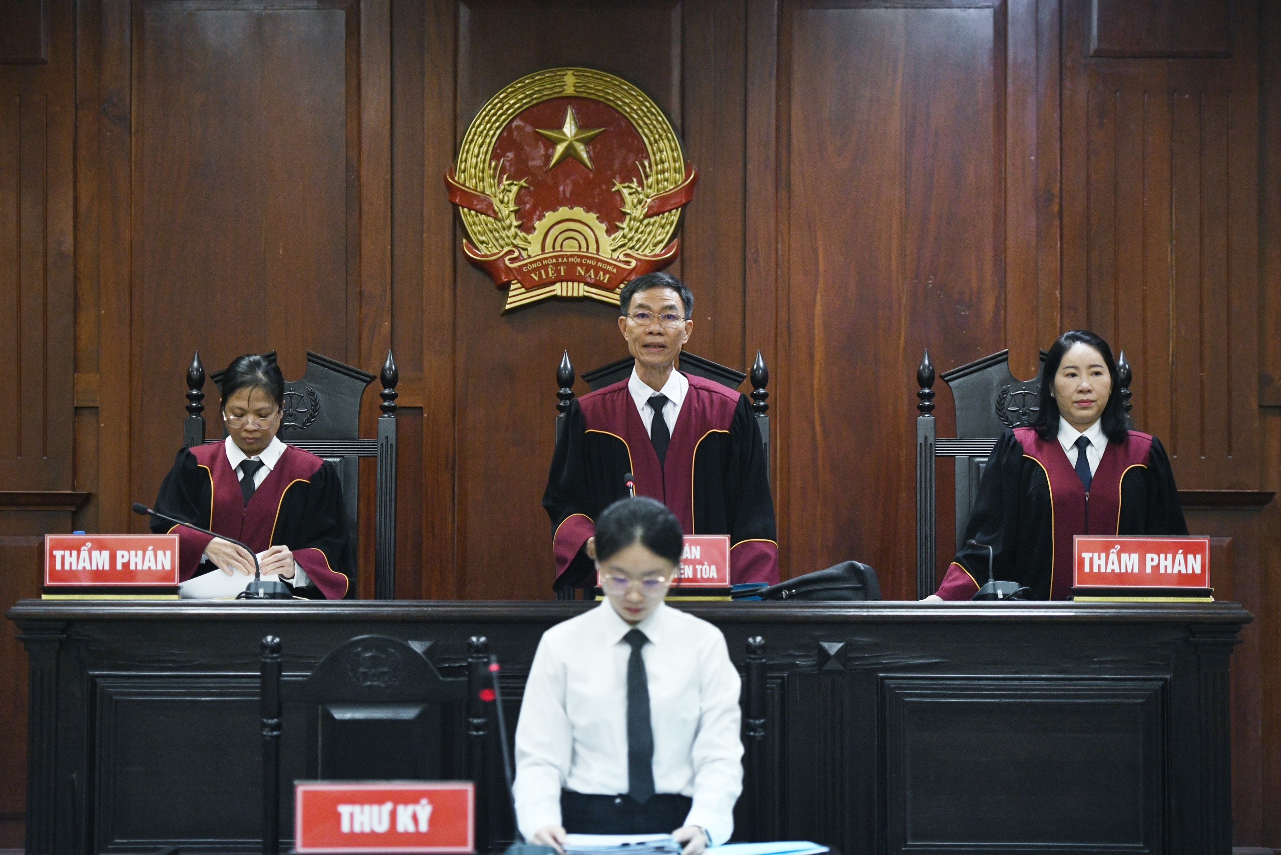 xet xu Phuong Hang anh 1