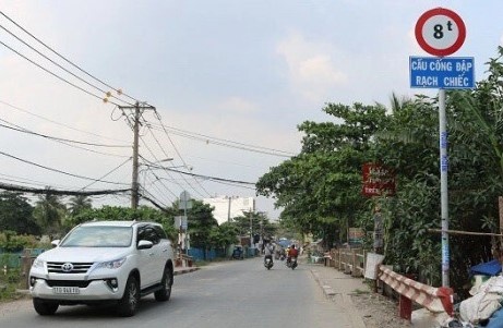 To chuc lai giao thong de sua cau cong dap Rach Chiec hinh anh