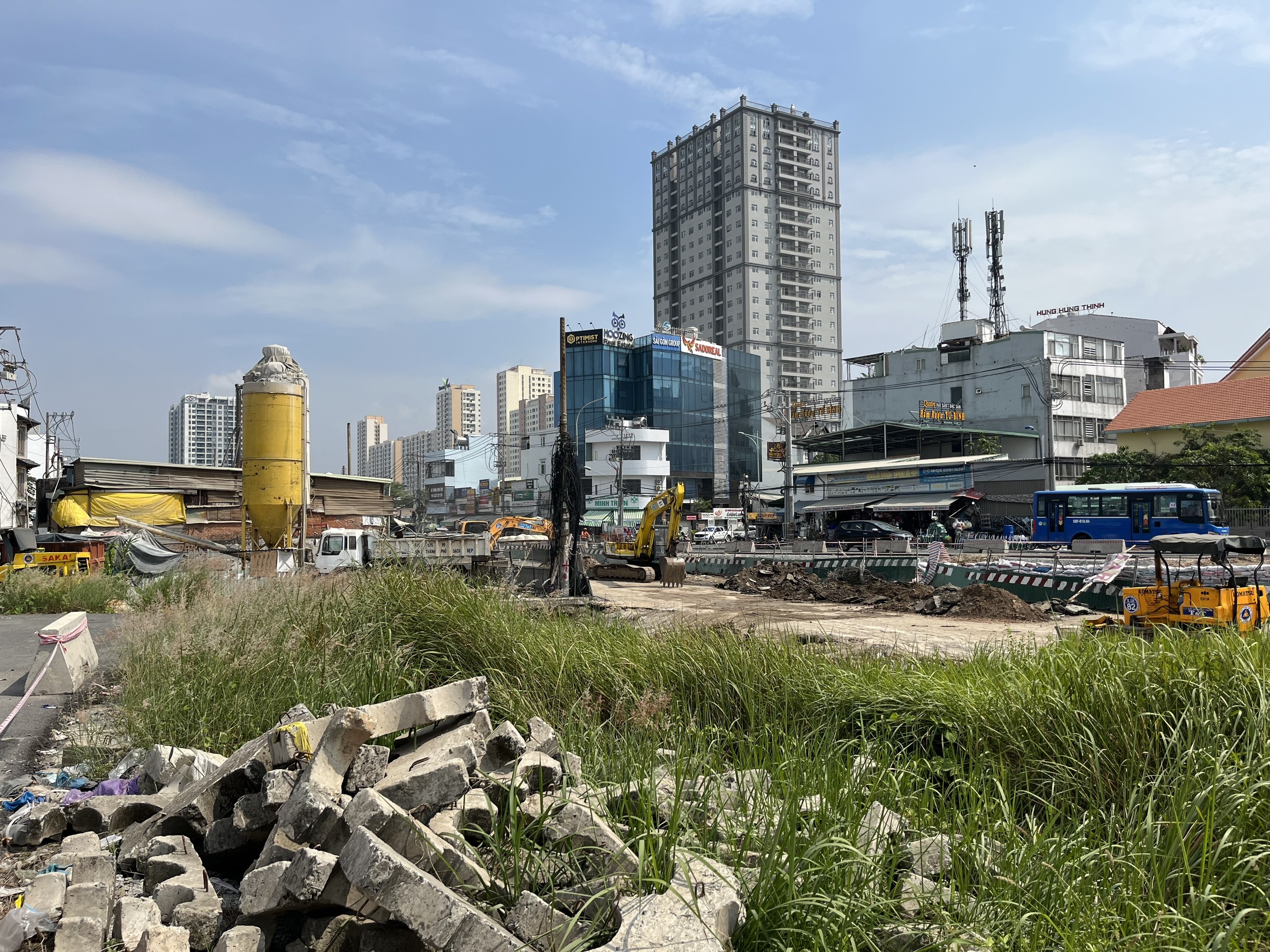 Rao chan ngon ngang giua duong o TP.HCM can Tet hinh anh