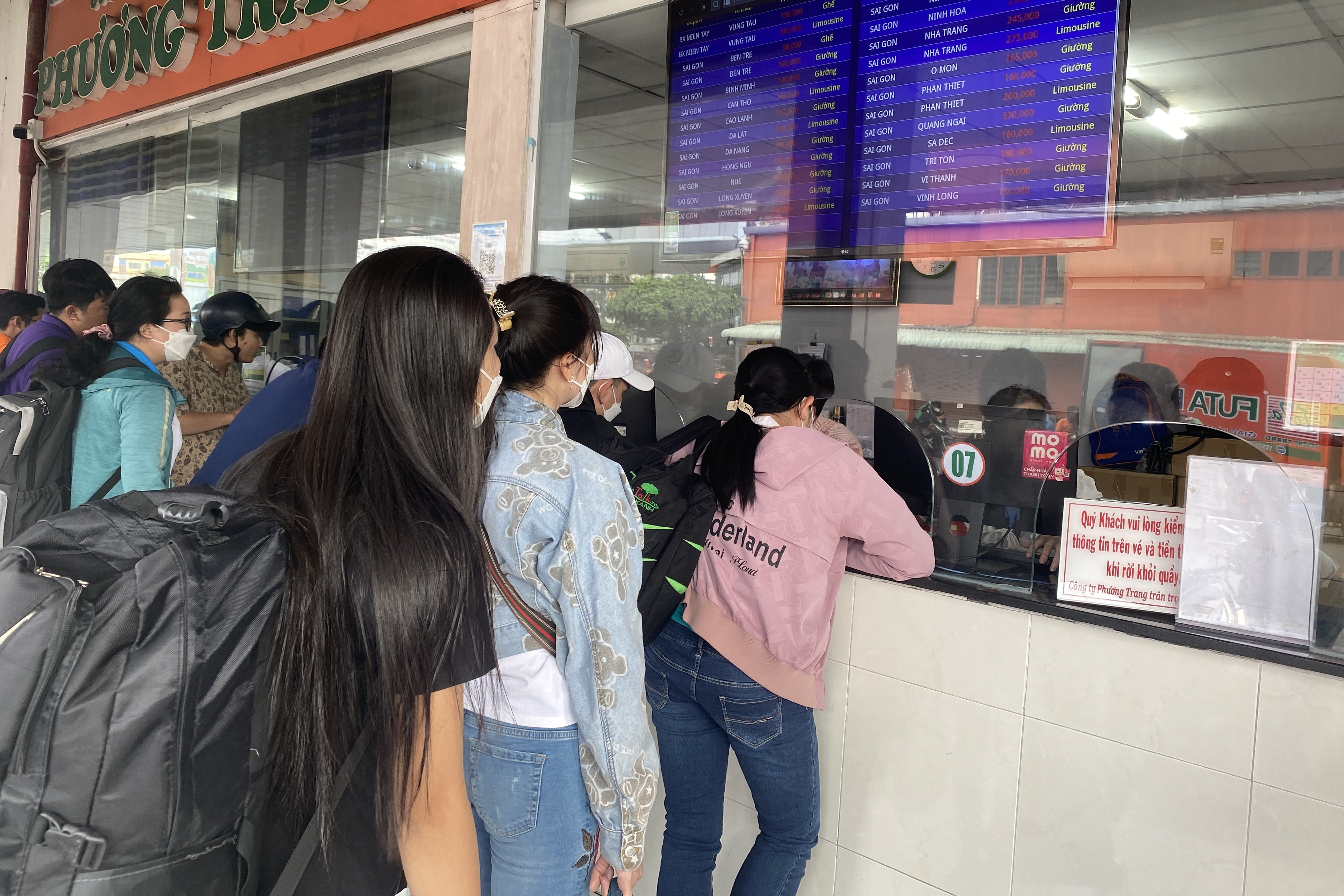 ben xe Tet Duong lich anh 2