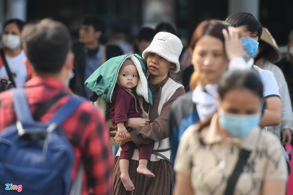 Hang loat chuyen bay delay o Tan Son Nhat ngay cuoi ky nghi Tet hinh anh