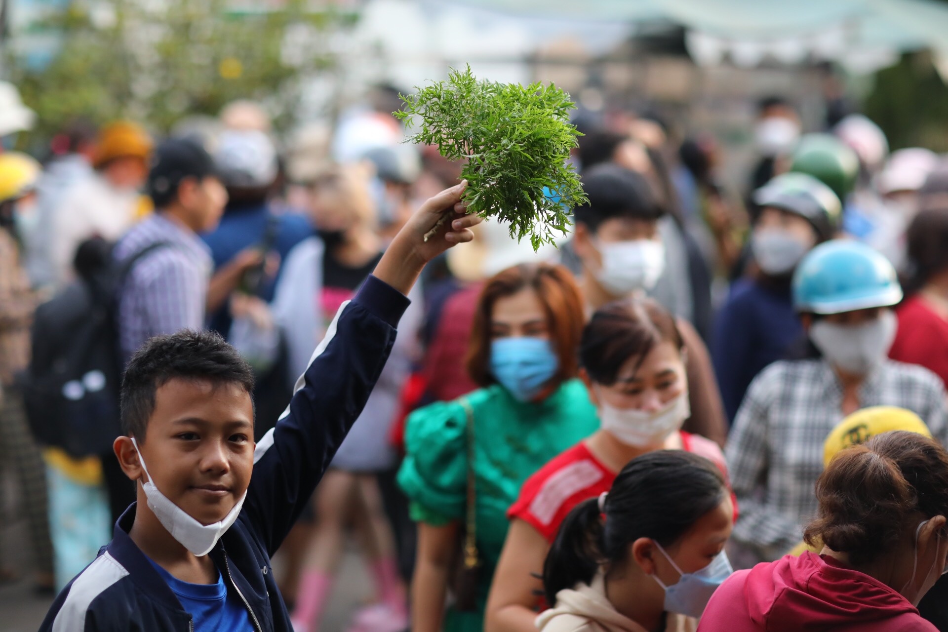 Phien cho dung la cay thay tien mua do an o Tay Ninh hinh anh