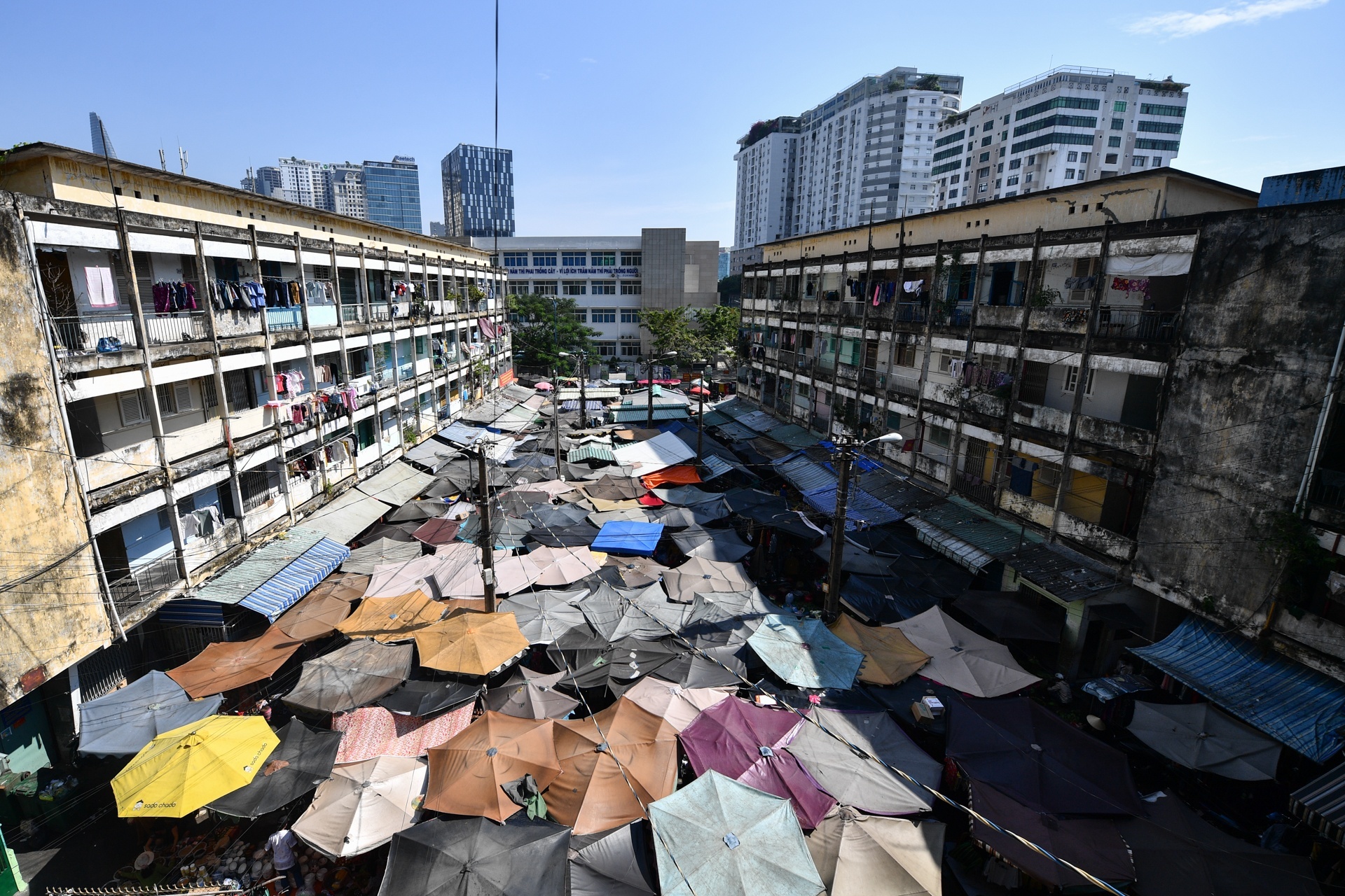 Song thap thom o chung cu Vinh Hoi hinh anh