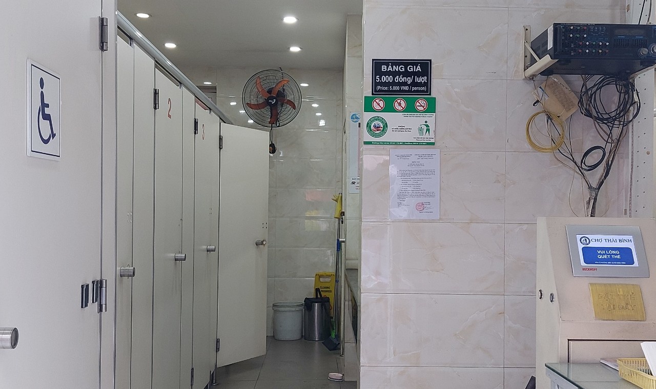 thiếu nhà vệ sinh ảnh 5 thieu nha ve sinh anh 5