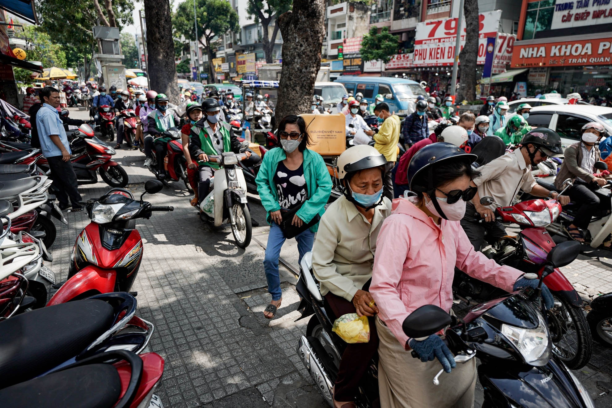 Via he TP.HCM van lon xon, nhech nhac hinh anh