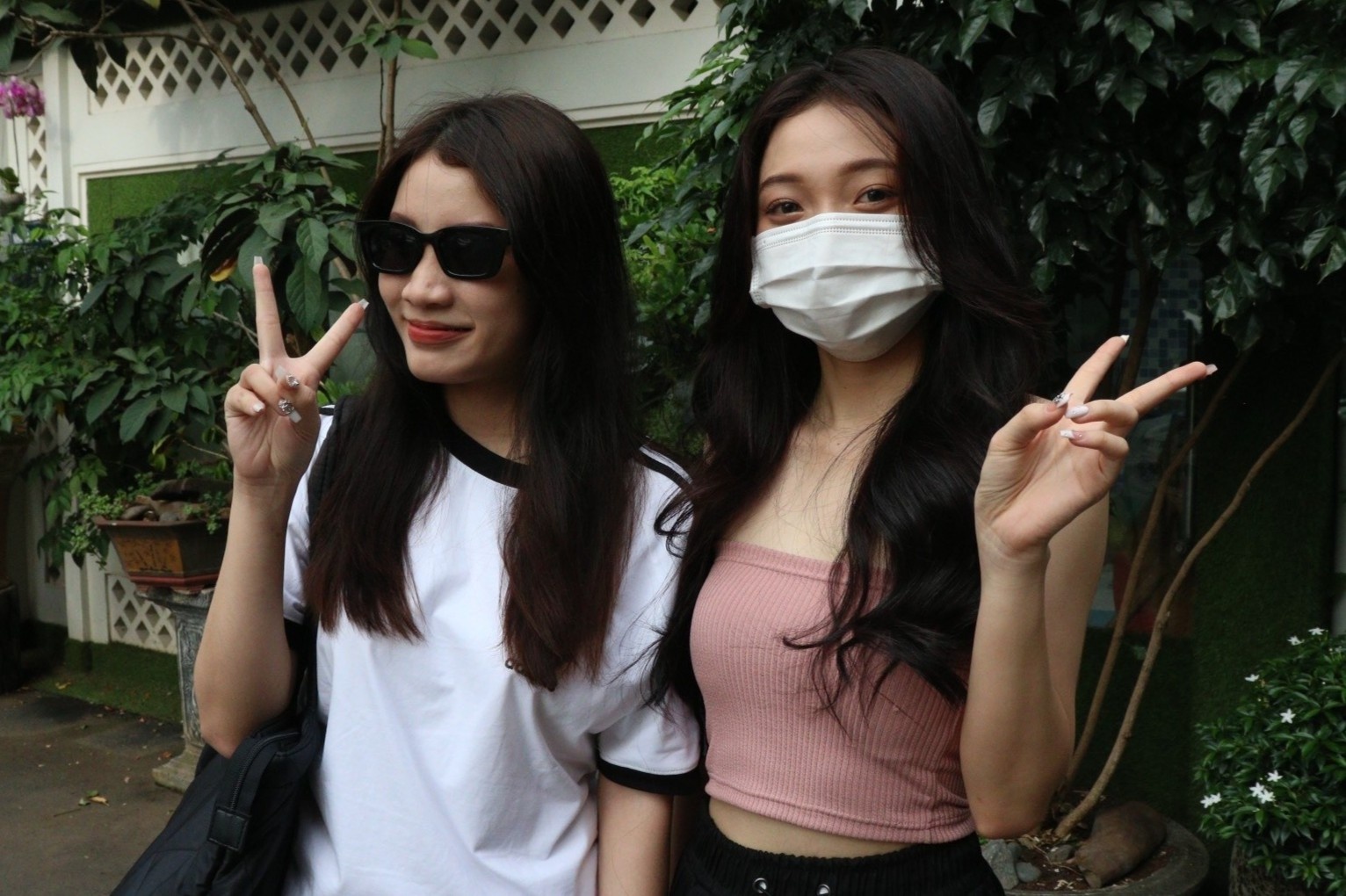 Cu dan hem Han Quoc bat an vi nhieu nguoi den chup anh hinh anh