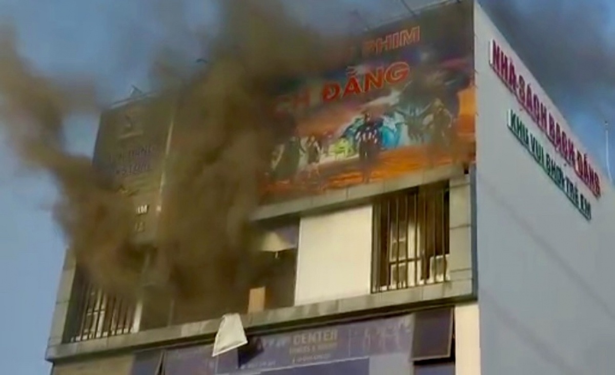 Nha sach o Vung Tau dot ngot phat chay hinh anh