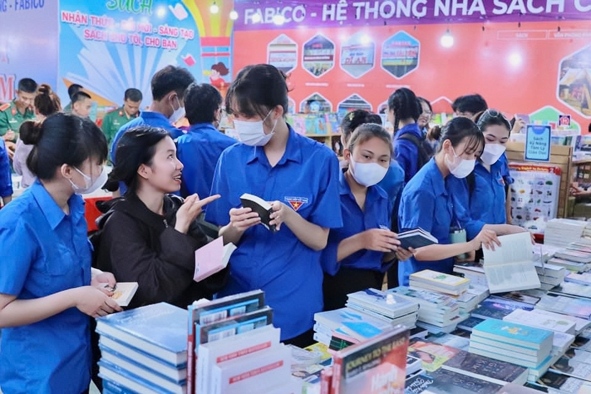 hội sách ảnh 1 hoi sach anh 1