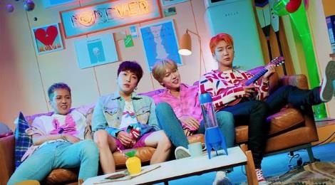 WINNER ap dao EXID du ra mat album trung ten, trung thoi diem hinh anh