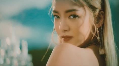 Thanh vien kem noi nhat SNSD khuay dong mua he trong MV moi hinh anh