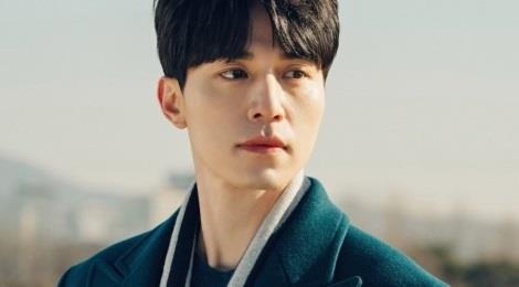 Lee Dong Wook dong vai sat nhan bien thai, ghe ron hinh anh