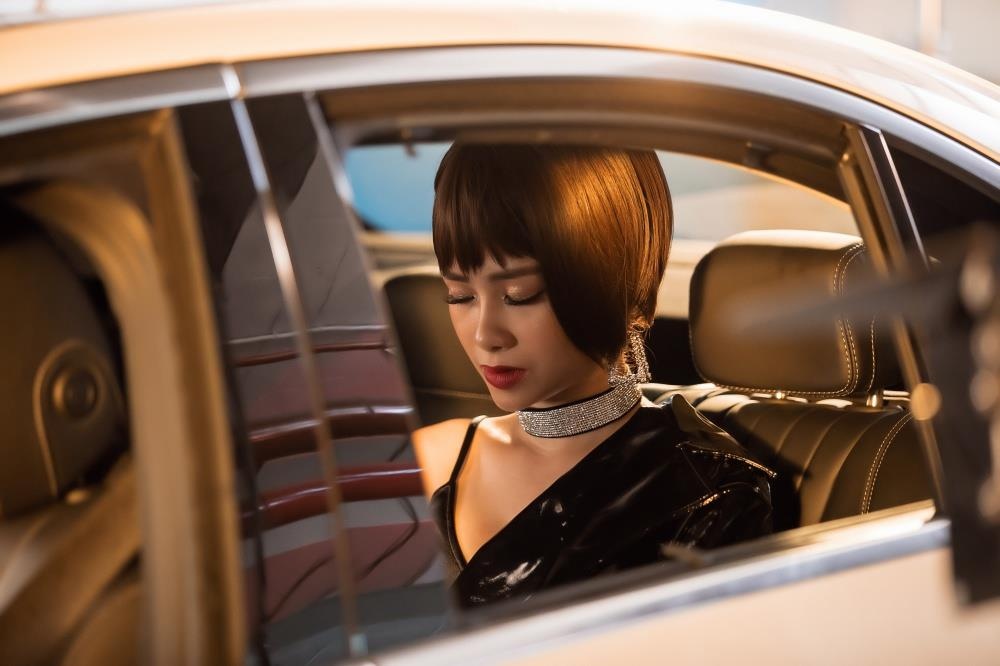 ca si Duong Hoang Yen anh 2