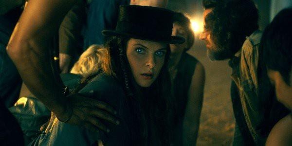 Dien vien bat khoc truoc canh quay sat hai mot em be hinh anh