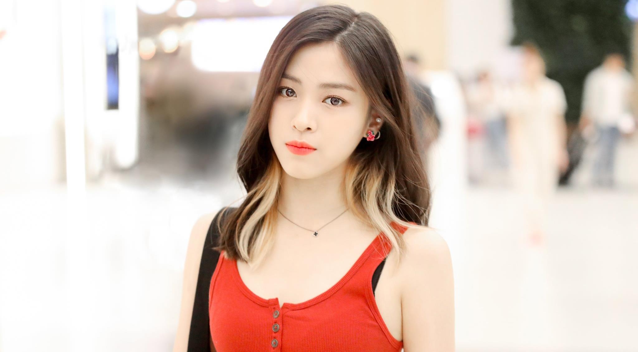 Nhan sac nhung nu than Kpop 18 tuoi hinh anh