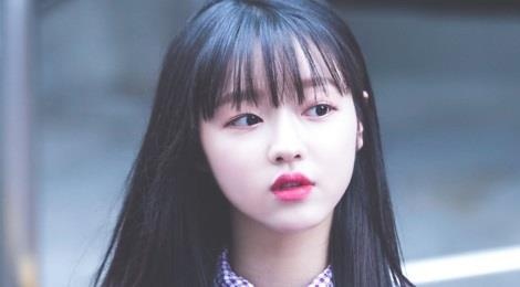 Nu than tuong co khuon mat be nhat Kpop, chi bang dia CD hinh anh