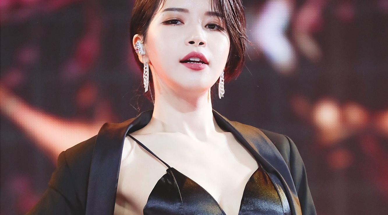 Nu than tuong truot thu giong 50 lan truoc khi noi tieng hinh anh