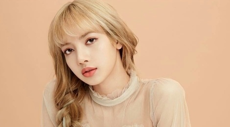 Nhung lan doi mau toc an tuong cua Lisa (Black Pink) hinh anh