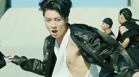 BTS khien fan phan khich truoc MV tro lai hinh anh