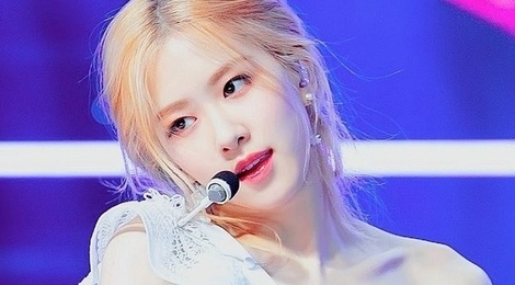 Nhung nu than tuong toa sang voi mai toc vang hinh anh