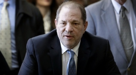 Ong trum Hollywood lo chet trong tu vi doi dien muc an 29 nam hinh anh