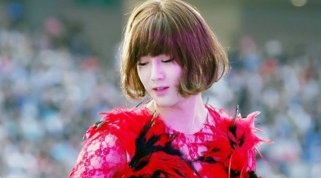 Nam than tuong Kpop noi bat khi gia gai hinh anh