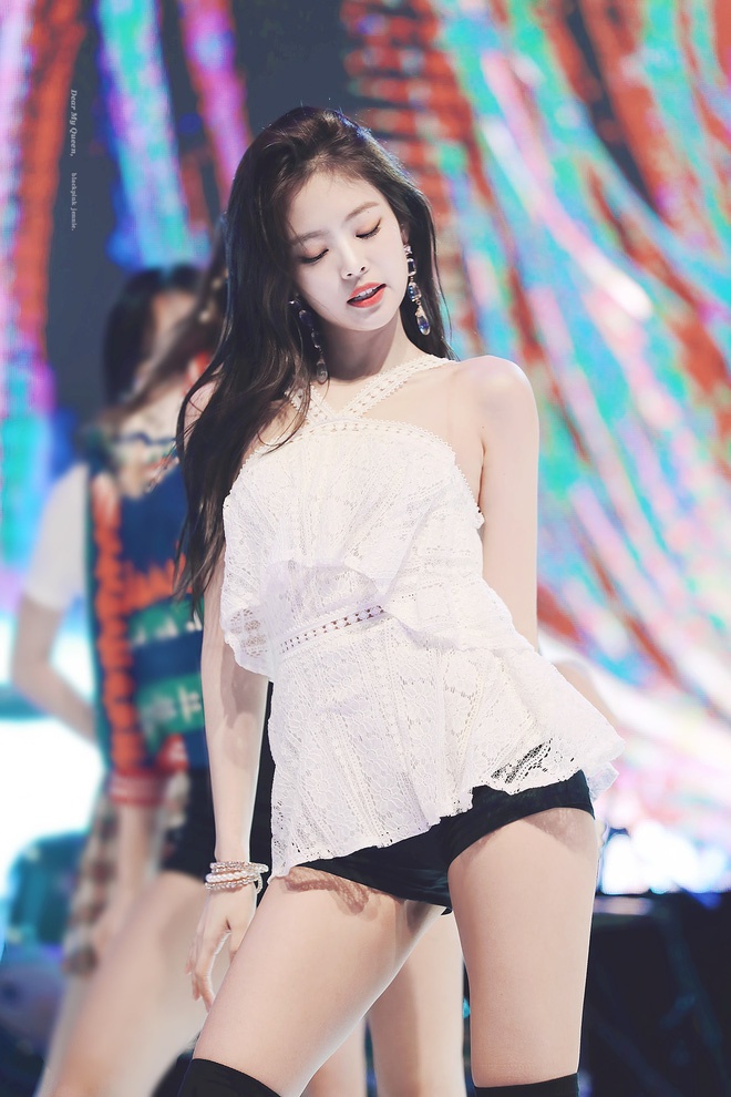 Jennie ảnh 4 Jennie anh 4