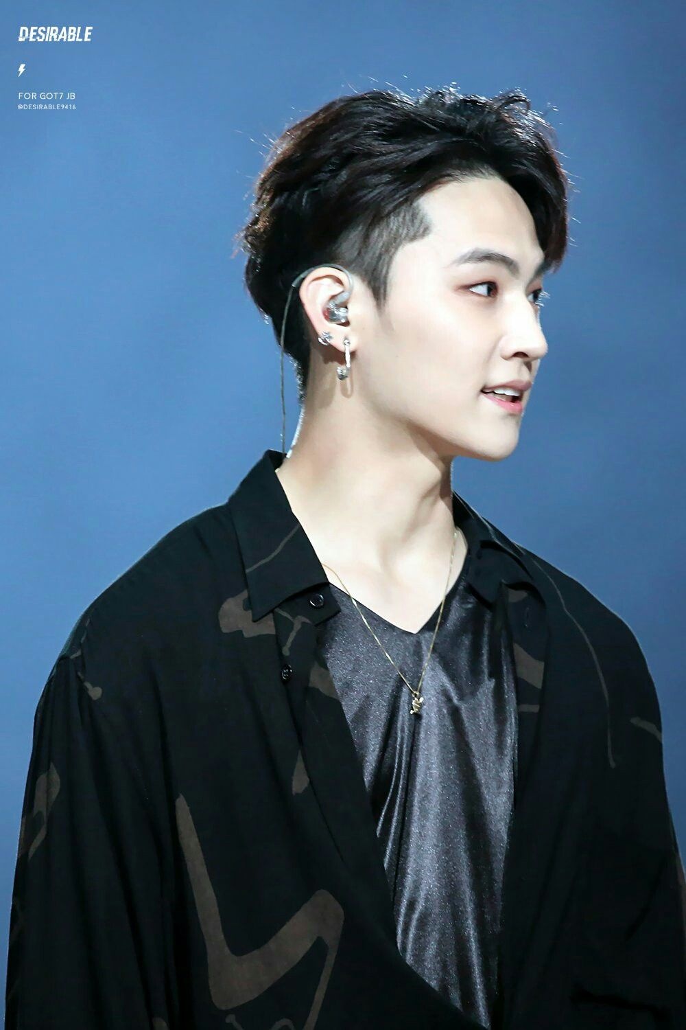 ca si co giong hat doi lap ngoai hinh anh 5