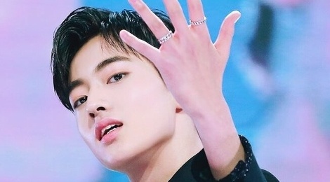 Nam than tuong co ve dien trai ket hop giua V (BTS) va Lee Min Ho hinh anh