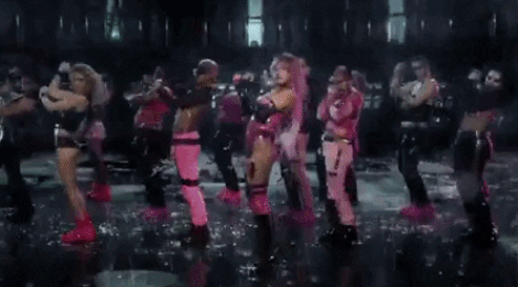 'Rain On Me': Su tro lai don gian den bat ngo cua Lady Gaga hinh anh