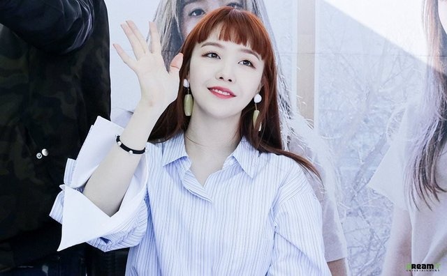 Suzy vạ miệng ảnh 3 Suzy va mieng anh 3